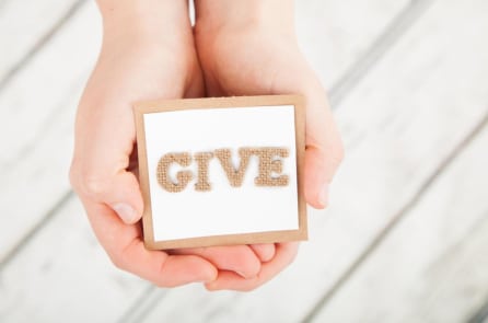 Dạy con học cách ‘cho đi’ để có một cuộc sống hạnh phúc