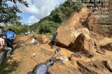 Lở đá tại Bình Thuận [VIDEO]