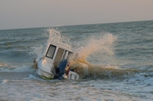 Bị lạc ở Vịnh Mexico suốt 38 giờ, đôi vợ chồng may mắn được cứu sống