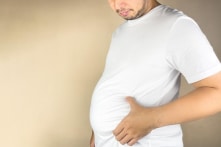 Nghiên cứu: Thường xuyên thức khuya sẽ khiến bụng ngày càng to hơn