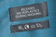 Hành trình lặng lẽ của một hạt vi nhựa