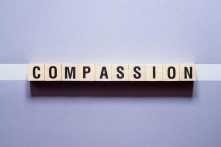 Mách bạn cách hay để khơi dậy lòng trắc ẩn trong con