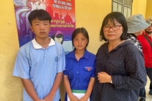 Nhiều trẻ em mồ côi sau đợt thiên tai ở Miền Bắc được nhà hảo tâm nhận nuôi