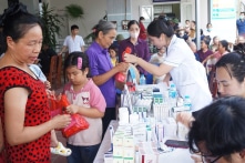 600 người ở Phú Thọ, Yên Bái được khám, cấp thuốc miễn phí sau mưa lũ