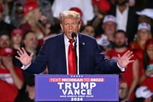 Hiện ông Trump đang dẫn trước, truyền thông đột nhiên tuyên bố các cuộc thăm dò đều sai