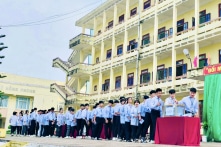 Thí sinh trượt trở thành thủ khoa: Hồi phách nhầm do ‘áp lực công việc’