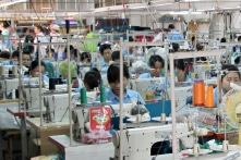 Niềm tin của doanh nghiệp suy giảm, khó khăn cũ vẫn chồng chất