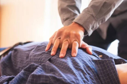 Bác sĩ và huấn luyện viên thể thao đột ngột bị ngừng tim dù trước đó khỏe mạnh