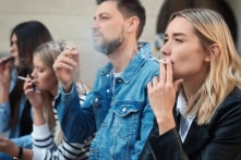 Bỏ thuốc lá sau chẩn đoán ung thư có thể tăng khả năng sống sót 26%