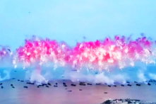 Sự cố trình diễn pháo hoa ở Phúc Kiến: Hàng trăm UAV rơi xuống biển [VIDEO]