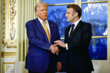 Trump Macron bat tay 7 12