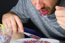 Ẩn tàng ngay trước mắt: Cơ thể lấp đầy hạt vi nhựa từ vật dụng hàng ngày