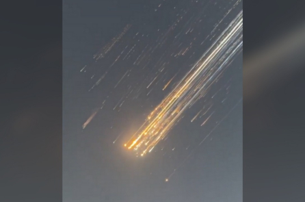 Starship thử nghiệm của tỷ phú Elon Musk phát nổ thành nhiều mảnh vỡ như ‘mưa sao băng’