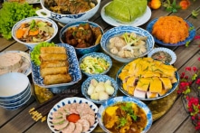 Vì sao mâm cơm ngày Tết lại không thể thiếu bát hành muối?