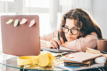 Thanh thiếu niên bị căng thẳng có thể kéo nền kinh tế Mỹ đi xuống