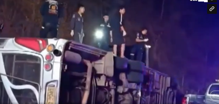 Thai Lan Xe khach cho quan chuc lat ngua 18 nguoi tu vong 1