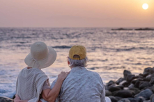 Cặp đôi 100 tuổi kỉ niệm 84 năm ngày cưới, lập kỷ lục thế giới