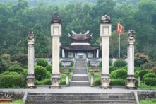 Hải Thượng Lãn Ông: “Hãy thả một con diều, diều rơi ở đâu thì chôn ta ở đó”