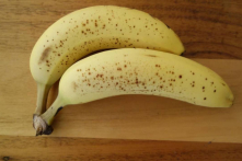 5 cách đơn giản để ngăn chuối chín nhanh và bảo quản được lâu hơn