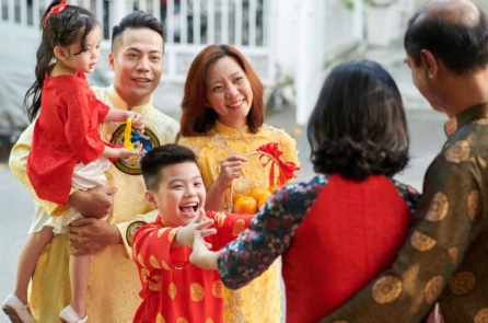 2 hành vi dẫn đến sự suy vong của một gia đình