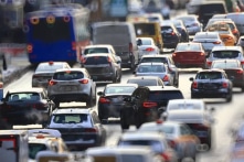 Nghiên cứu: 1 chất do ô tô thải ra độc hại hơn khí thải