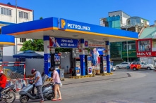 Giá xăng giảm nhẹ sau 3 lần tăng liên tiếp