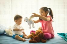 Đừng sợ gặp vấn đề: Bài học dạy trẻ từ 1 con búp bê