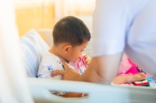 Viêm tiểu phế quản ở trẻ nhỏ: Dấu hiệu cần nhập viện