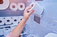 Tại sao nên đặt cuộn giấy vệ sinh vào tủ lạnh? Mẹo hay dành cho bạn