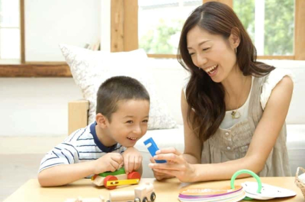 Nghèo khó hay dư dả: Môi trường nào nuôi dưỡng nên nhân cách trẻ?
