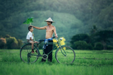 Nuôi dạy con trai với La Bàn đạo đức vững vàng