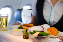 5 loại thực phẩm không được mang lên máy bay – tiếp viên hàng không giải thích