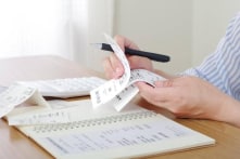 5 thói quen chi tiêu sai lầm làm ‘bốc hơi’ tiền của bạn