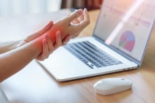 Hội chứng De Quervain – Tình trạng sưng đau cổ tay phổ biến