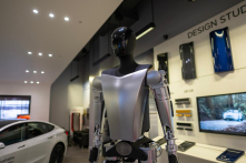 TQ hạn chế xuất khẩu đất hiếm, sản xuất robot của Tesla bị ảnh hưởng