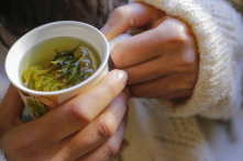 Đừng vội vứt bã trà! Tận dụng ngay 14 mẹo cực hay ít ai ngờ tới