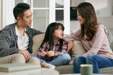 Khi con cái không tôn trọng bạn, chỉ cần áp dụng “Định luật Quạ” là đủ