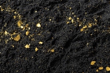 Nghiên cứu: Một lượng lớn vàng trong lõi Trái Đất đang rò rỉ vào lớp vỏ