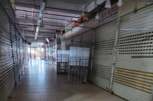 Tháng cao điểm kiểm tra, bà con tiểu thương “nghe đồn, sợ quá” đóng cửa hàng loạt