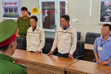 Chỉ huy trưởng công trình chỉ đạo đổ 162 tấn chất thải để san nền dự án