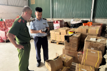 Hà Nội: Thu giữ gần 8.000 ắc quy không rõ nguồn gốc