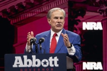 Thống đốc Texas Greg Abbott và Phó Thống đốc Dan Patrick thắng sơ bộ Đảng Cộng hòa