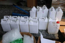 Kem tẩy trang, kem dưỡng da… giả chế từ bột phèn chua, dung dịch, hương liệu trôi nổi