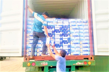 Khởi tố cán bộ hải quan tiếp tay buôn lậu hơn 4.000 thùng sữa từ Mỹ