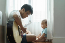 Nghiên cứu: Hát ru mang lại nhiều lợi ích cho trẻ sơ sinh