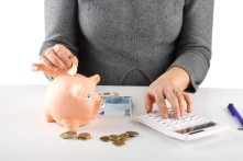 Trước 50 tuổi nên tiết kiệm bao nhiêu tiền? Chuyên gia tài chính nói gì?