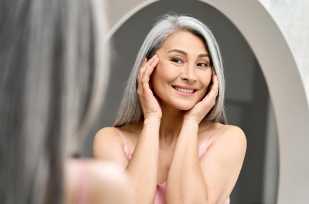 Cách tốt nhất để làm giàu cho bản thân sau tuổi 60: Soi gương
