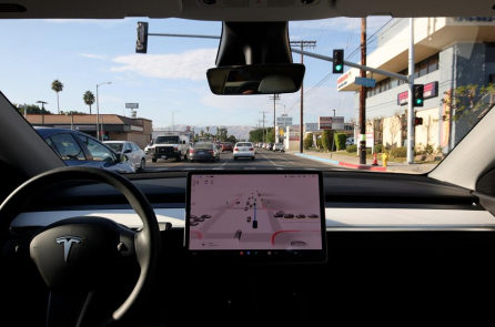 Tesla tránh lệnh đình chỉ tại California bằng cách loại bỏ các tuyên bố về “tự lái”