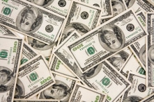 Nghịch lý USD suy yếu toàn cầu, tỷ giá USD/VND tăng đỉnh lịch sử