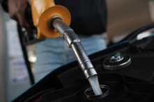 Bộ Tài chính đề xuất giảm 50% thuế bảo vệ môi trường với xăng và dầu diesel